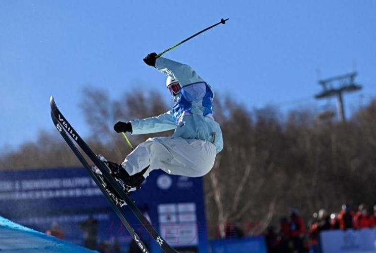 李方慧夺得自由式滑雪U型场地世界杯美国阿斯本站金牌 李方慧夺得自由式滑雪U型场地世界杯美国阿斯本站金牌